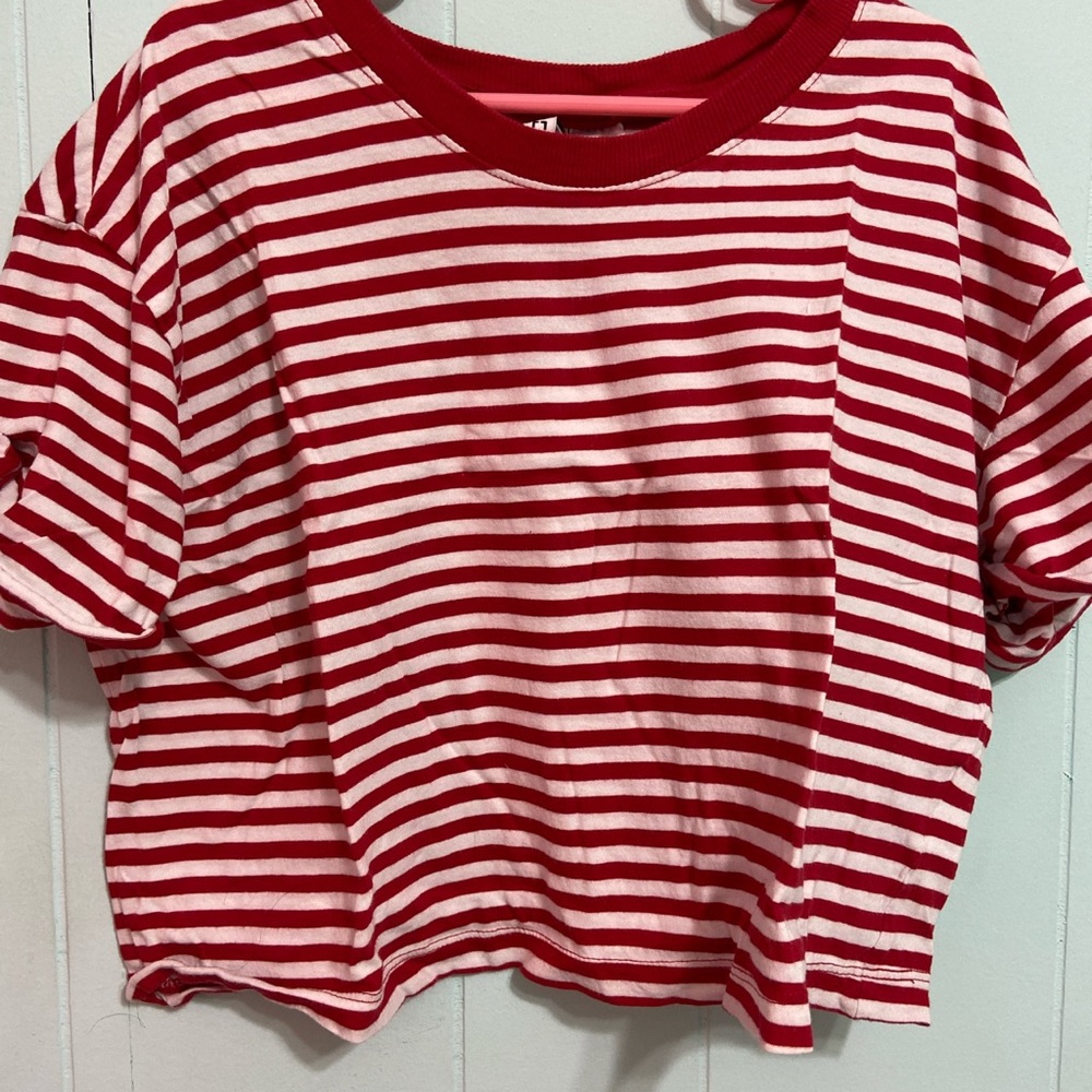 h&m cropped tee